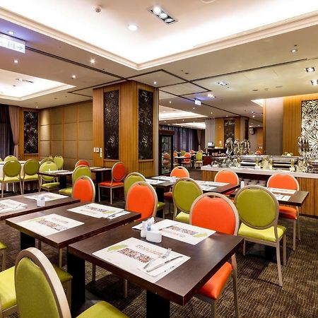 Fullon Hotel Taoyuan Bagian luar foto