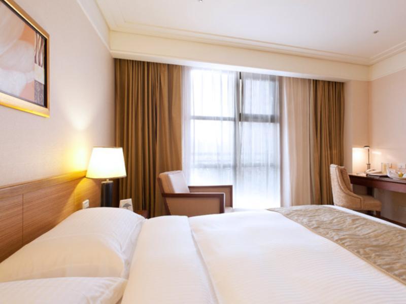 Fullon Hotel Taoyuan Bagian luar foto