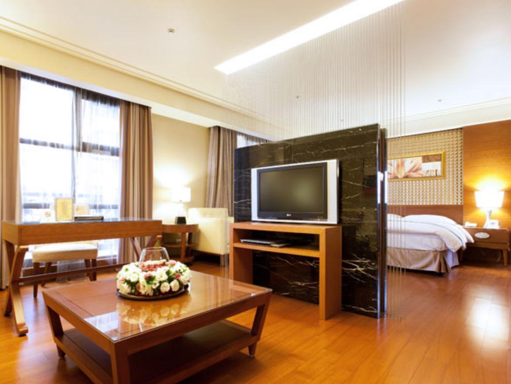 Fullon Hotel Taoyuan Bagian luar foto