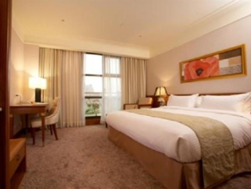 Fullon Hotel Taoyuan Bagian luar foto