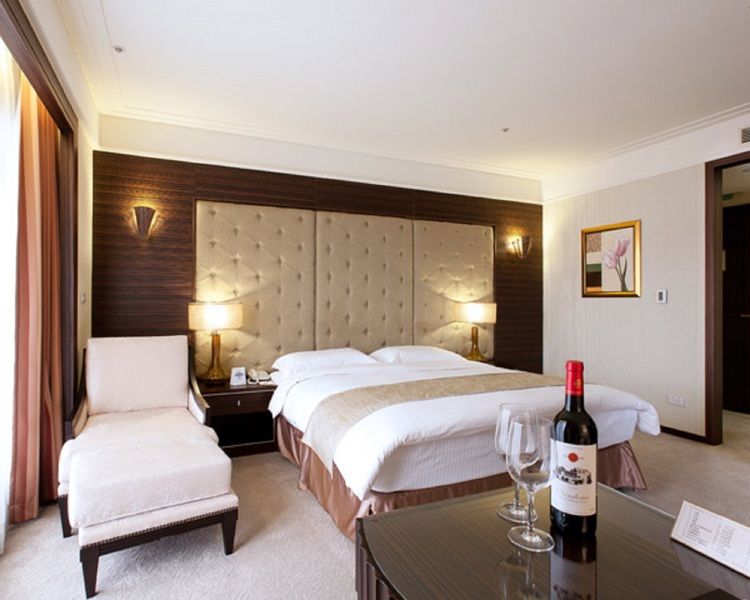 Fullon Hotel Taoyuan Bagian luar foto