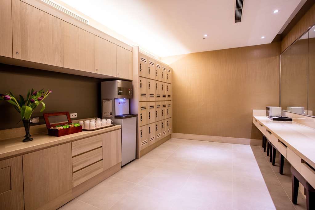 Fullon Hotel Taoyuan Bagian luar foto
