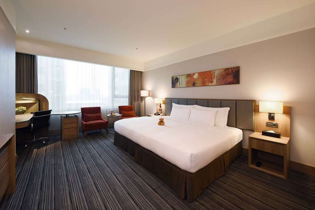 Fullon Hotel Taoyuan Bagian luar foto
