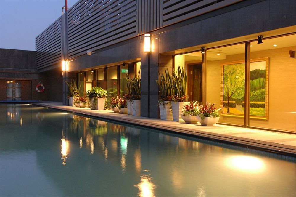 Fullon Hotel Taoyuan Bagian luar foto